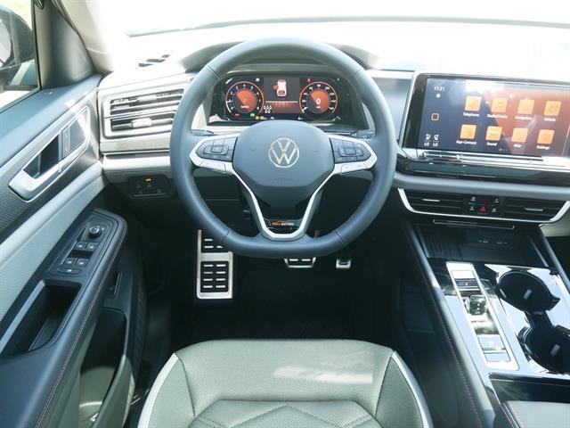 new 2025 Volkswagen Atlas car, priced at $45,306