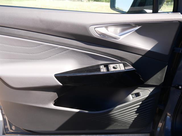 new 2025 Volkswagen ID.4 car, priced at $52,361