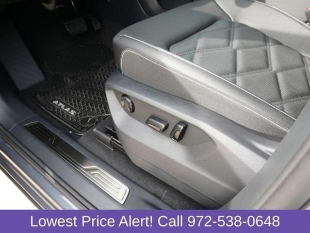 new 2025 Volkswagen Atlas car, priced at $42,521