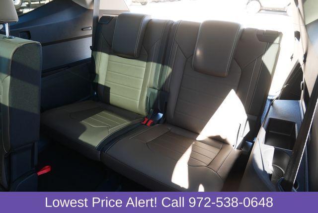 new 2025 Volkswagen Atlas car, priced at $47,336