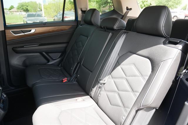 new 2025 Volkswagen Atlas car, priced at $40,726