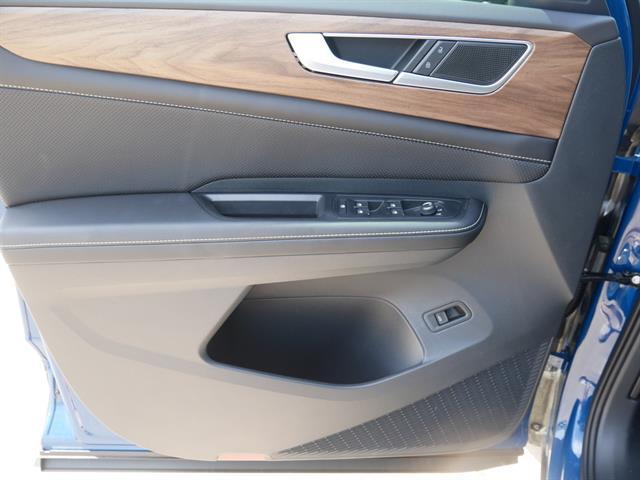 new 2025 Volkswagen Atlas car, priced at $40,726