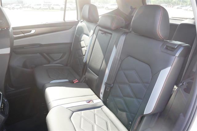 new 2025 Volkswagen Atlas car, priced at $45,076