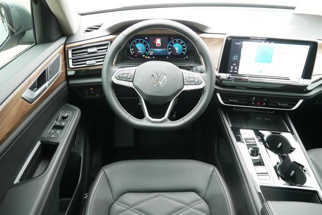 new 2025 Volkswagen Atlas car, priced at $42,751