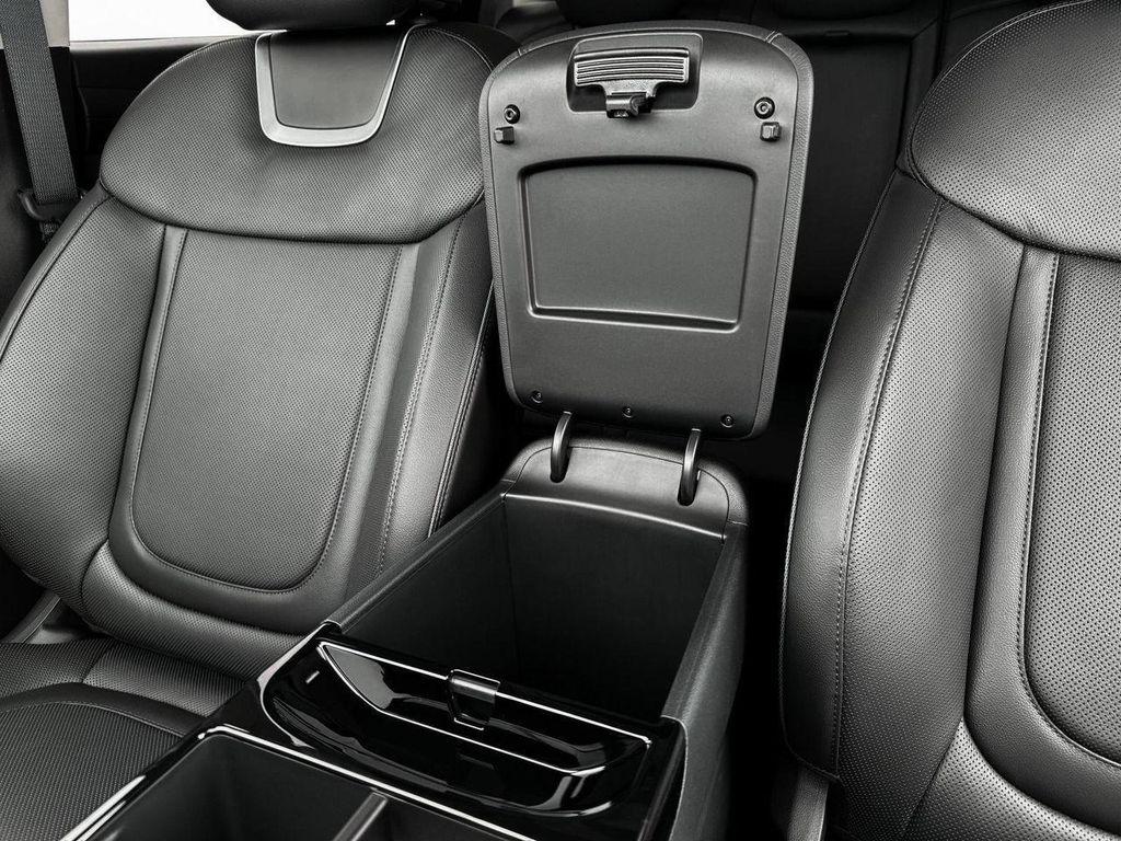 new 2025 Hyundai TUCSON Hybrid car, priced at $37,735