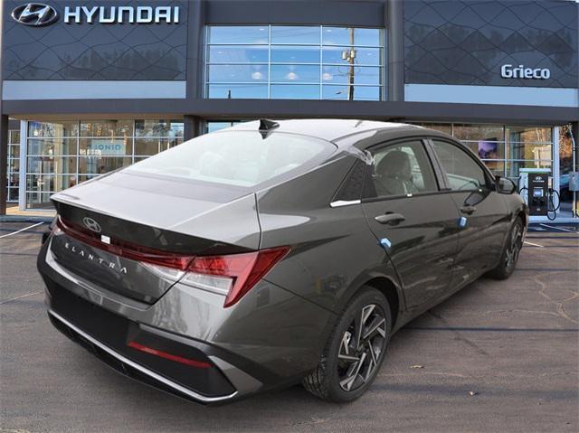 new 2024 Hyundai Elantra car, priced at $26,805