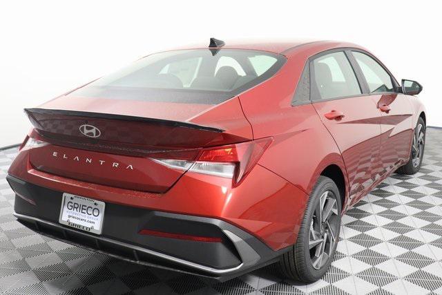 new 2025 Hyundai Elantra car, priced at $27,081