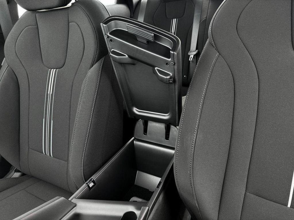 new 2025 Hyundai Elantra car, priced at $21,990