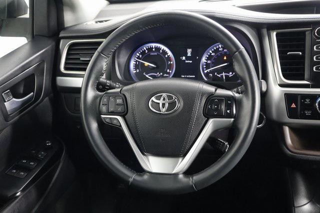 used 2016 Toyota Highlander car, priced at $18,965