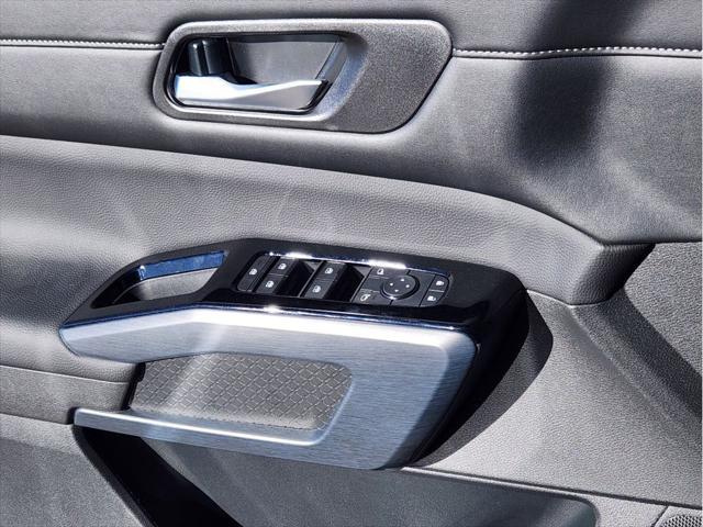 new 2025 Nissan Pathfinder car, priced at $49,600