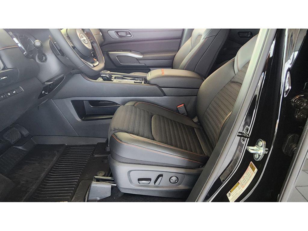 new 2025 Nissan Pathfinder car, priced at $46,620