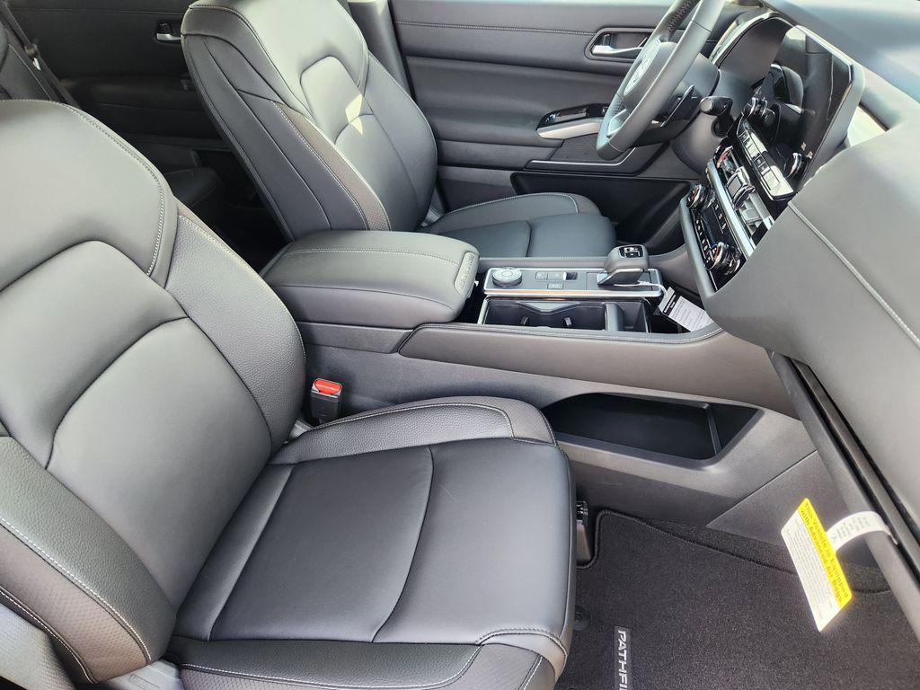 new 2025 Nissan Pathfinder car, priced at $46,165