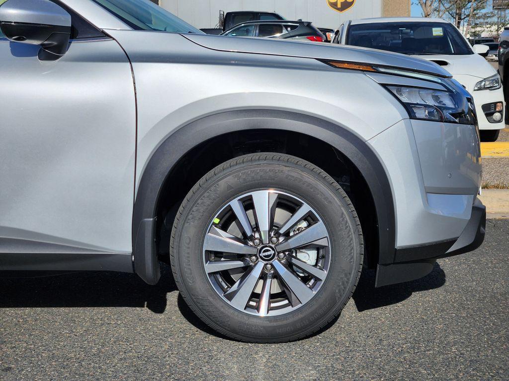 new 2025 Nissan Pathfinder car, priced at $46,165