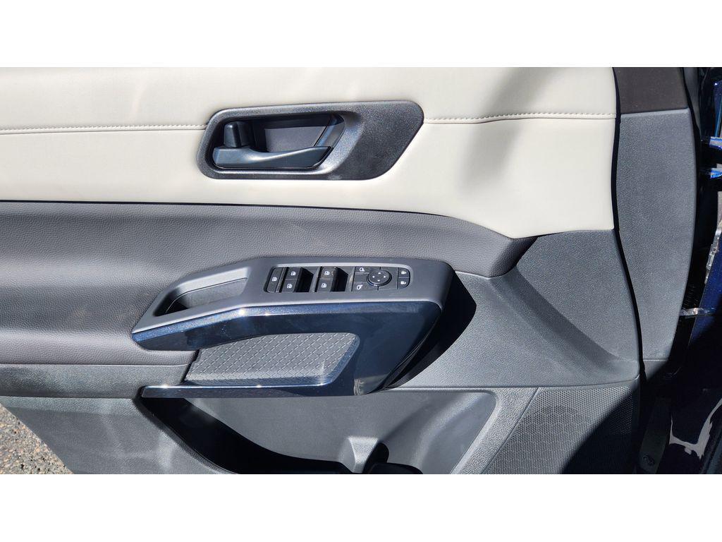 new 2025 Nissan Pathfinder car, priced at $43,890