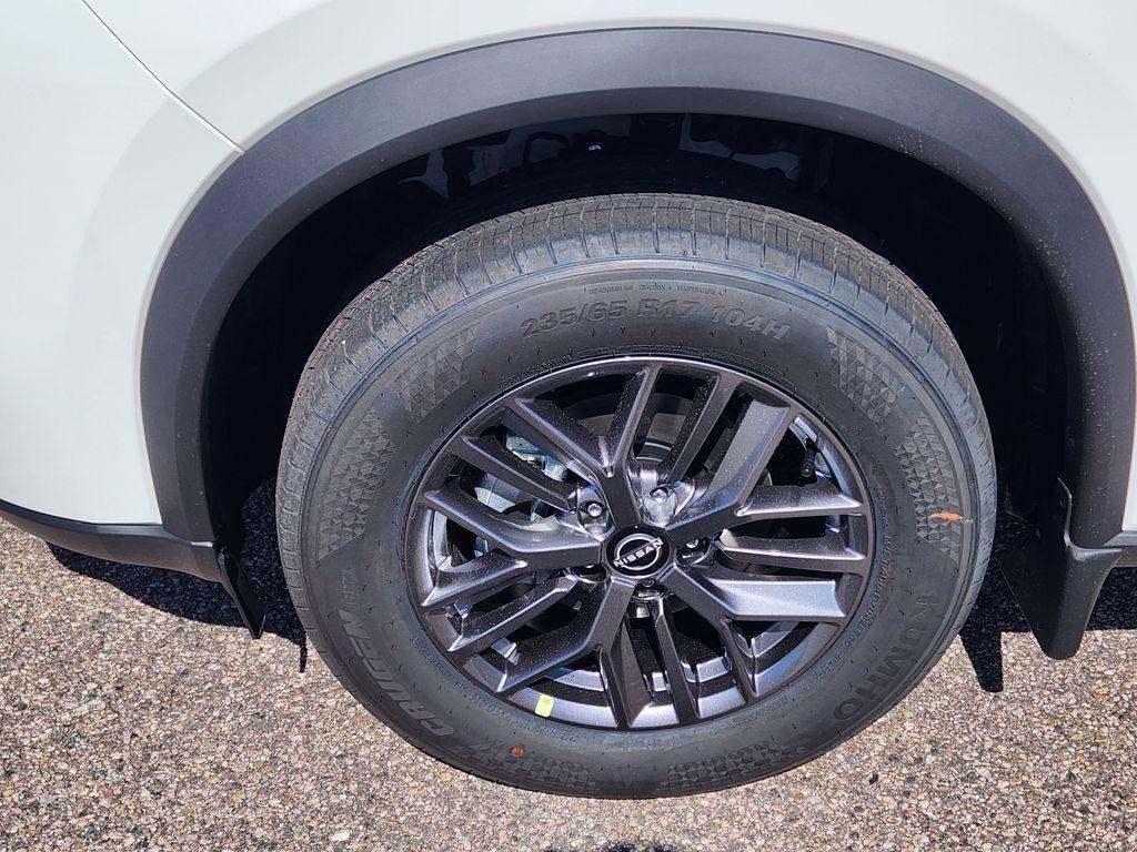 new 2025 Nissan Rogue car, priced at $32,200