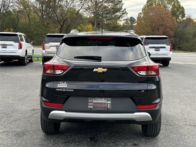 new 2025 Chevrolet TrailBlazer car, priced at $26,205