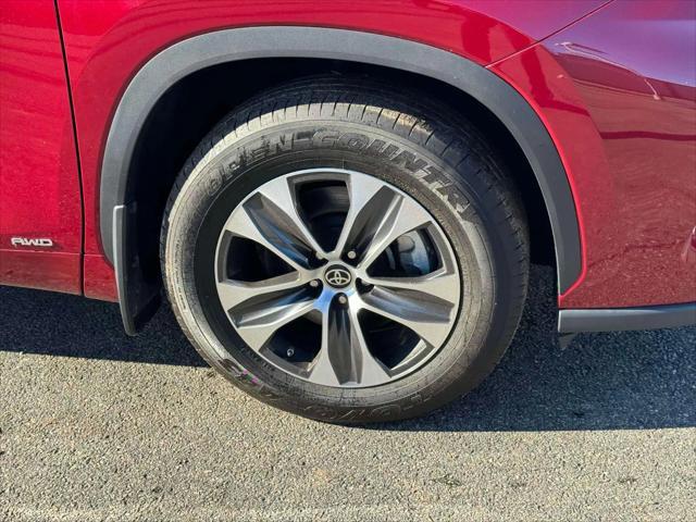 used 2022 Toyota Highlander Hybrid car, priced at $37,990