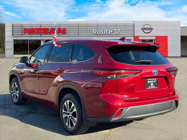 used 2022 Toyota Highlander Hybrid car, priced at $37,990