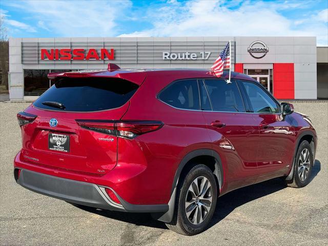 used 2022 Toyota Highlander Hybrid car, priced at $37,990