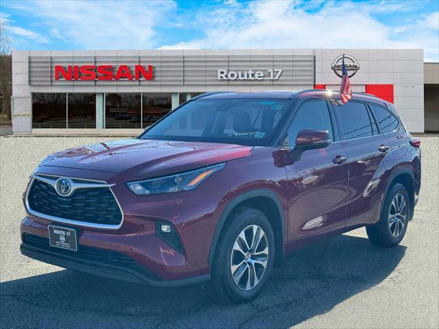 used 2022 Toyota Highlander Hybrid car, priced at $37,990