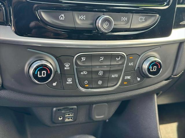 used 2022 Chevrolet Traverse car, priced at $29,990