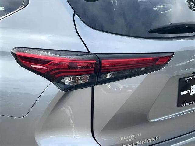 used 2020 Toyota Highlander car, priced at $25,990