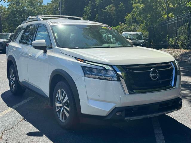 new 2024 Nissan Pathfinder car, priced at $44,955