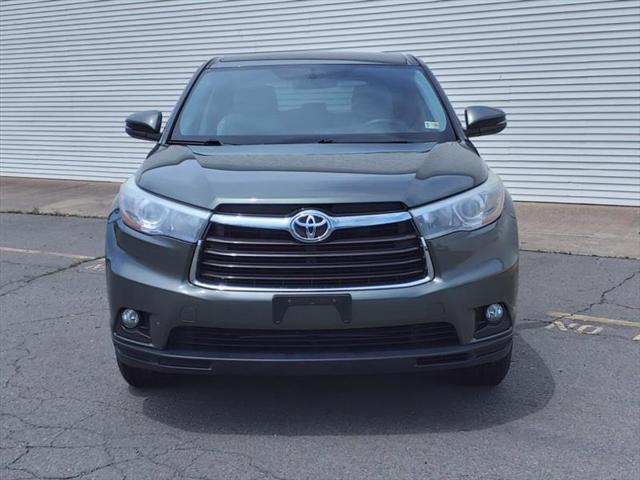 used 2015 Toyota Highlander car, priced at $17,995