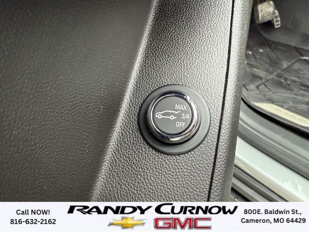 used 2023 Chevrolet Traverse car, priced at $32,995