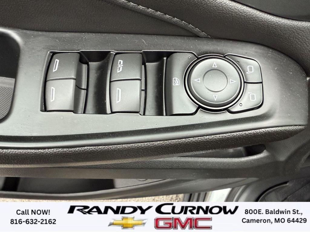 used 2023 Chevrolet Traverse car, priced at $32,995