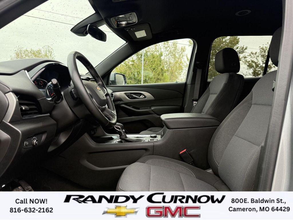 used 2023 Chevrolet Traverse car, priced at $32,995