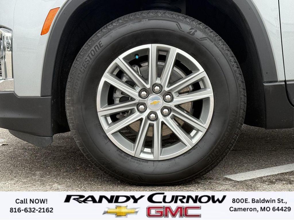 used 2023 Chevrolet Traverse car, priced at $32,995