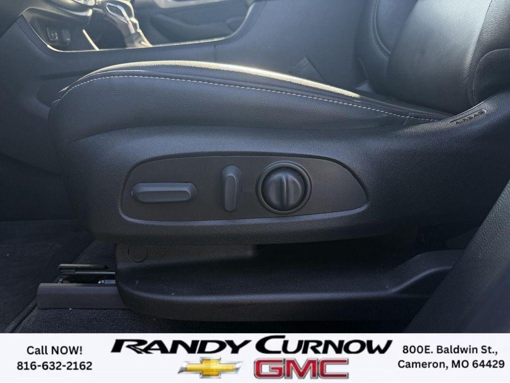 used 2023 Chevrolet Traverse car, priced at $37,995