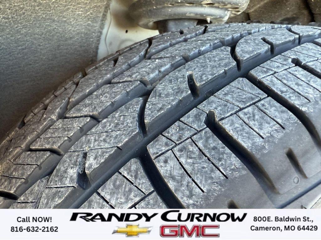 used 2023 Chevrolet Traverse car, priced at $29,998