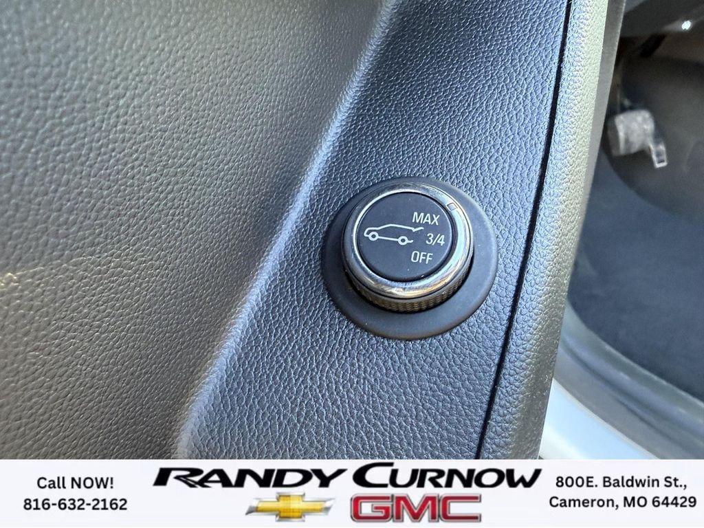 used 2023 Chevrolet Traverse car, priced at $29,998