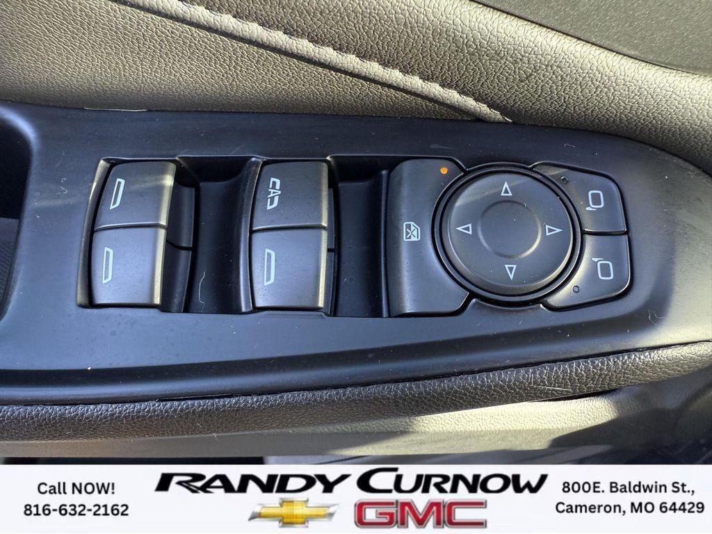 used 2023 Chevrolet Traverse car, priced at $29,998