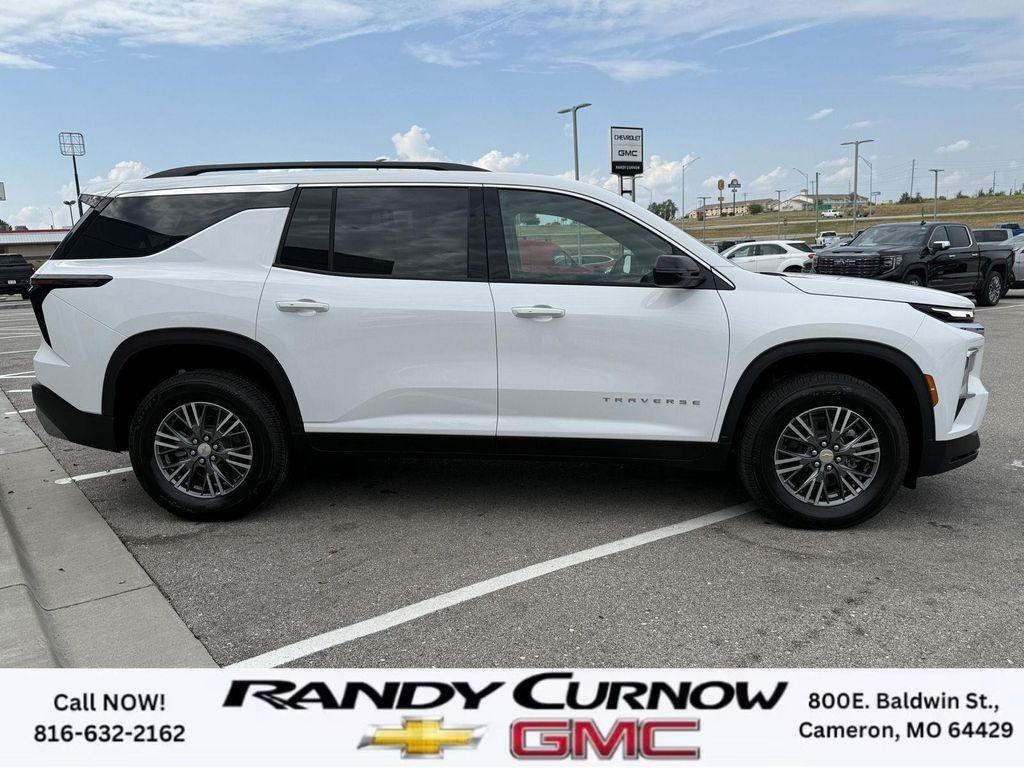 new 2026 Chevrolet Traverse car, priced at $42,695