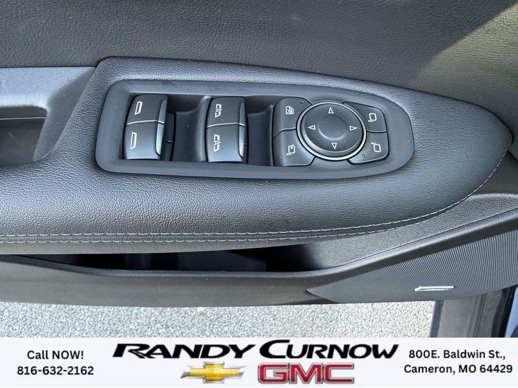 used 2025 Cadillac XT5 car, priced at $41,986