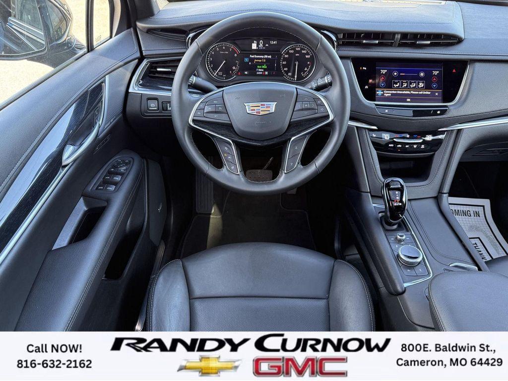 used 2025 Cadillac XT5 car, priced at $41,986