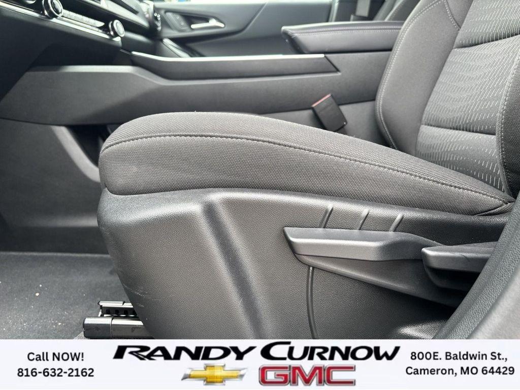 new 2025 Chevrolet Equinox car, priced at $30,386