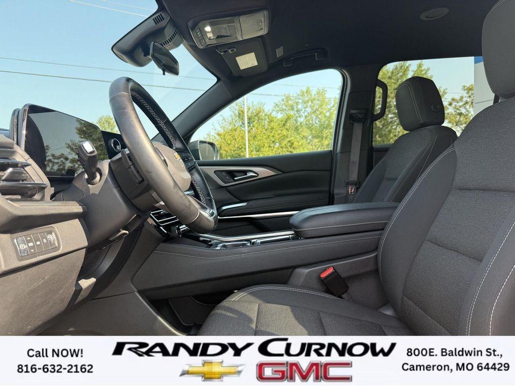 used 2024 Chevrolet Traverse car, priced at $39,588