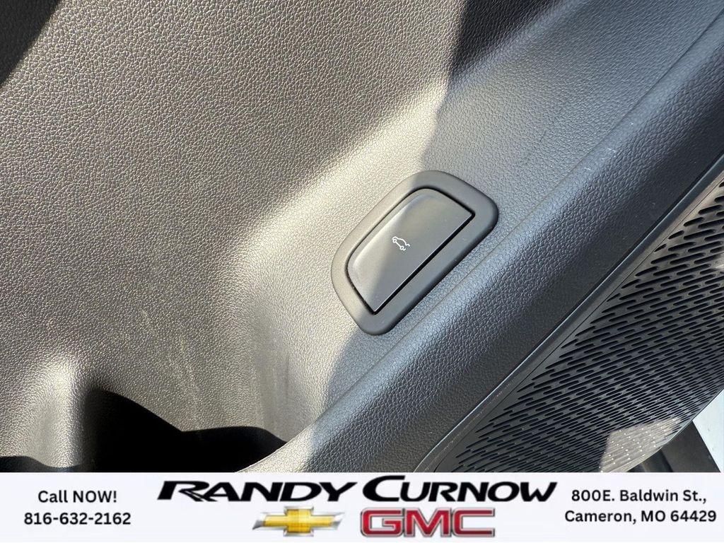 used 2024 Chevrolet Traverse car, priced at $39,588