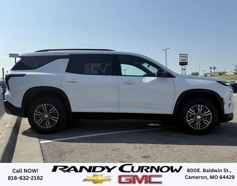 used 2024 Chevrolet Traverse car, priced at $39,588