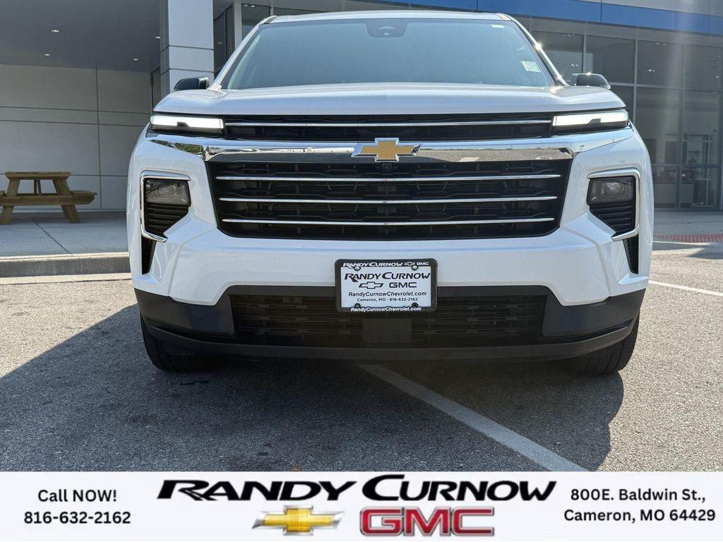 used 2024 Chevrolet Traverse car, priced at $39,588