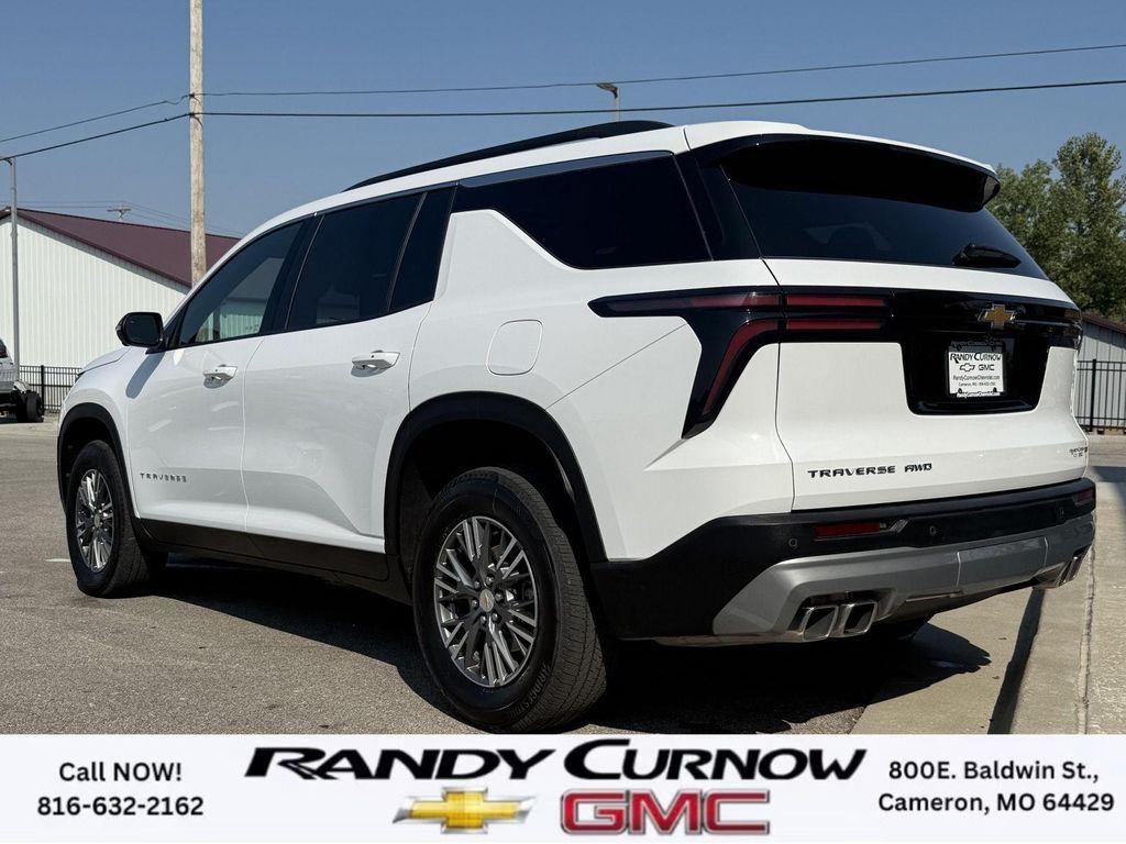 used 2024 Chevrolet Traverse car, priced at $39,588
