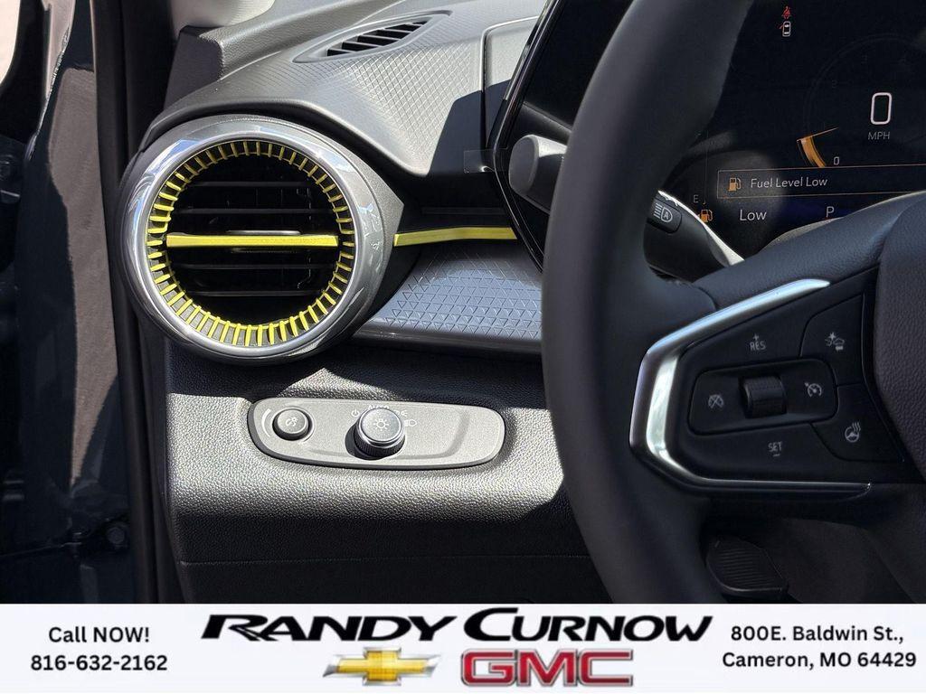 new 2025 Chevrolet Trax car, priced at $25,760