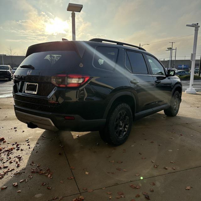 new 2025 Honda Pilot car, priced at $50,295