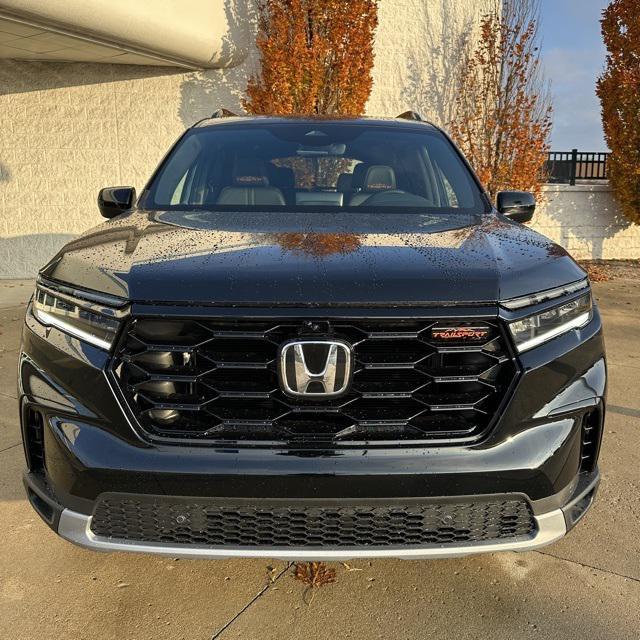 new 2025 Honda Pilot car, priced at $48,795