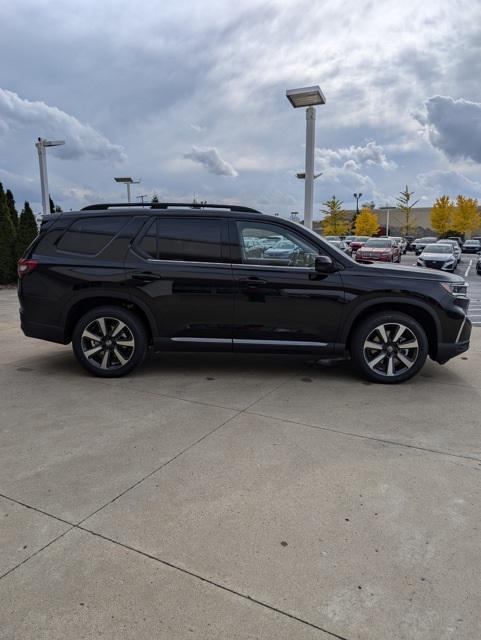 new 2025 Honda Pilot car, priced at $50,495