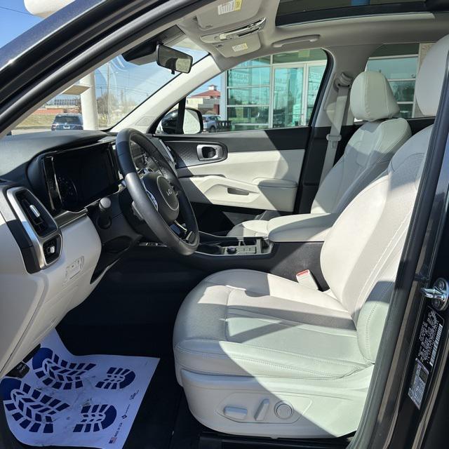 used 2023 Kia Sorento car, priced at $28,950